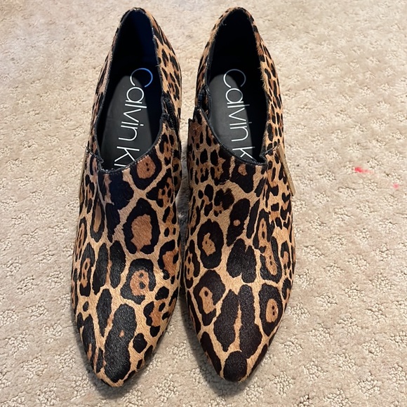 Calvin Klein Jeanna cheetah booties NEW - Picture 6 of 7